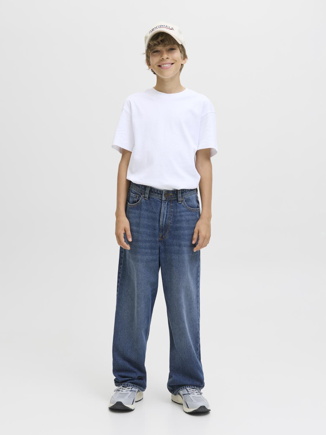 model_shot-front_full